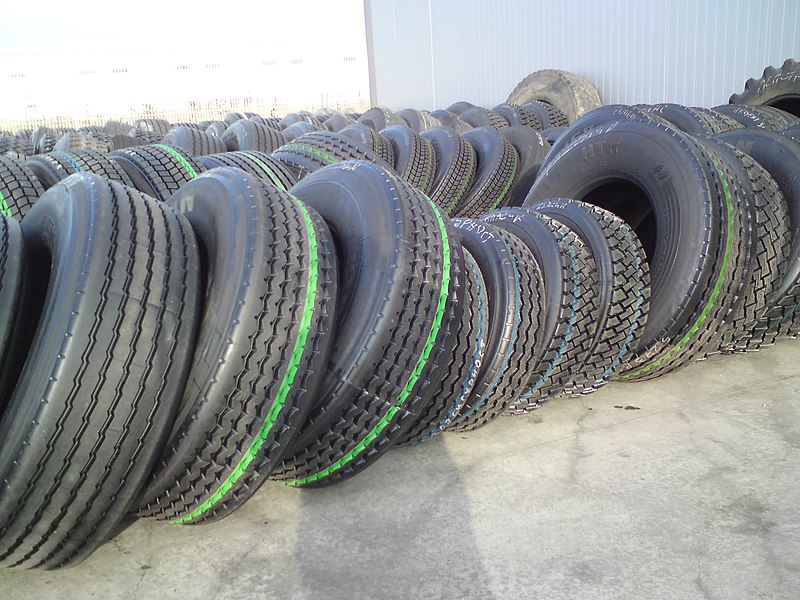 How to choose a heavy truck tire?